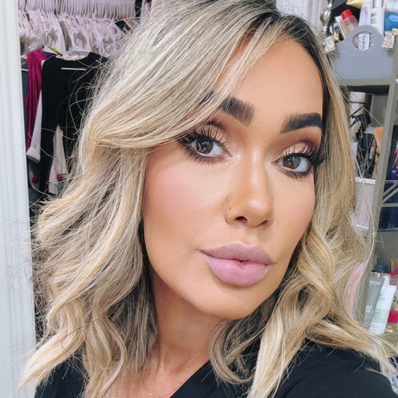 Meet your Posher, Emeli - Picture 4 of 4